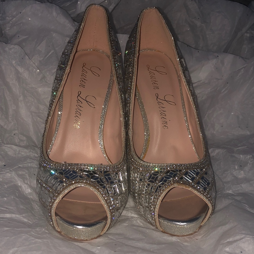 Lauren Lorraine Silver Mirror Mosaic Crystal Peep-Toe Heels NWOT - Picture 2 of 5